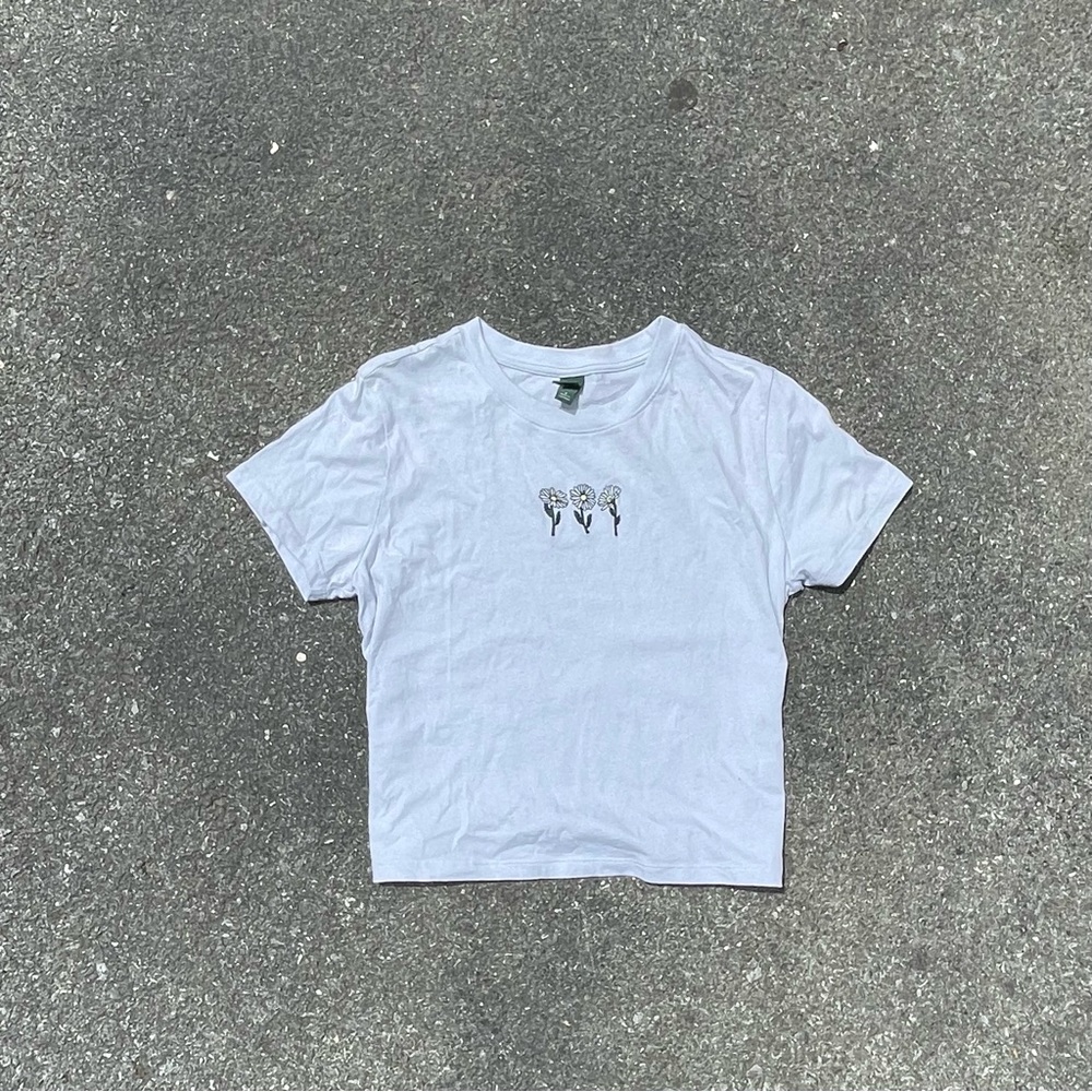small baby blue wild fable daisy baby tee